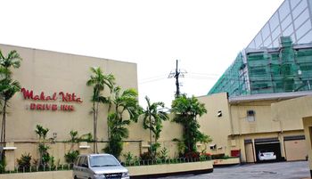 Mahal Kita Drive Inn 3*