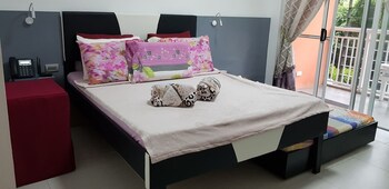 Beach Condos Pico de Loro Hamilo Coast 3*