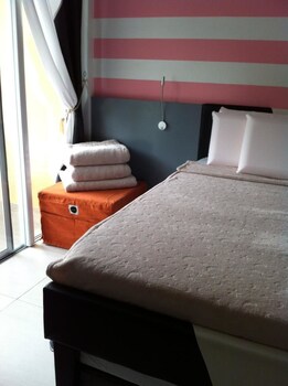 Beach Condos Pico de Loro Hamilo Coast 3*