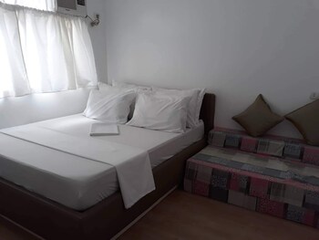 Beach Condos Pico de Loro Hamilo Coast 3*