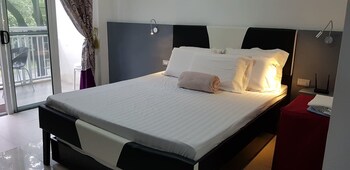 Beach Condos Pico de Loro Hamilo Coast 3*