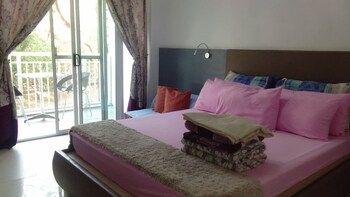 Beach Condos Pico de Loro Hamilo Coast 3*