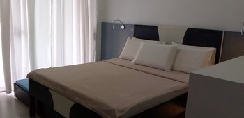 Beach Condos Pico de Loro Hamilo Coast 3*