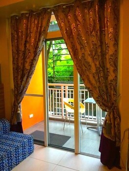 Beach Condos Pico de Loro Hamilo Coast 3*