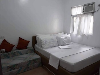 Beach Condos Pico de Loro Hamilo Coast 3*