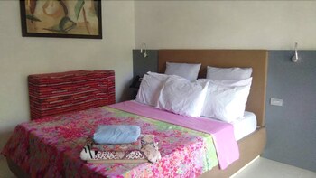 Beach Condos Pico de Loro Hamilo Coast 3*