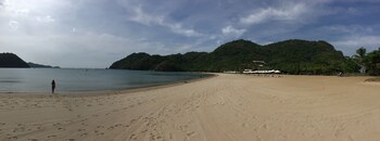 Beach Condos Pico de Loro Hamilo Coast 3*