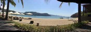 Beach Condos Pico de Loro Hamilo Coast 3*