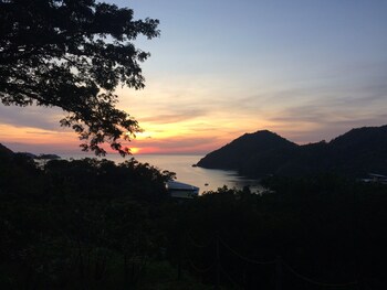 Beach Condos Pico de Loro Hamilo Coast 3*