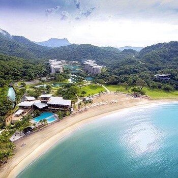 Beach Condos Pico de Loro Hamilo Coast 3*