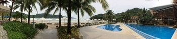 Beach Condos Pico de Loro Hamilo Coast 3*