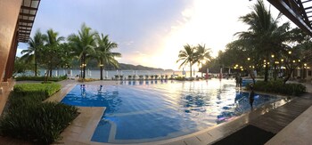 Beach Condos Pico de Loro Hamilo Coast 3*