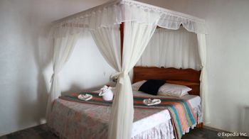 Lazi Beach Club 3*