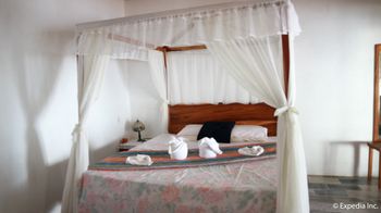 Lazi Beach Club 3*