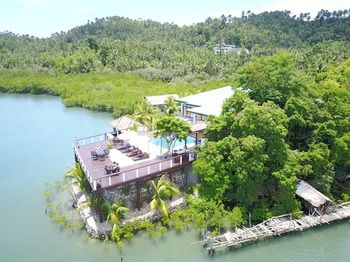 Edgewater Dive & Spa Resort 4*
