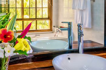 Edgewater Dive & Spa Resort 4*
