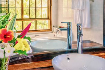 Edgewater Dive & Spa Resort 4*