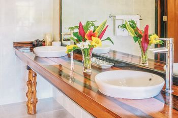 Edgewater Dive & Spa Resort 4*