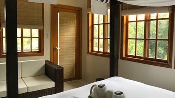 Edgewater Dive & Spa Resort 4*