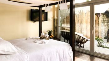 Edgewater Dive & Spa Resort 4*
