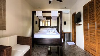 Edgewater Dive & Spa Resort 4*