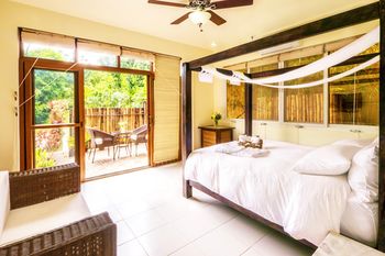 Edgewater Dive & Spa Resort 4*