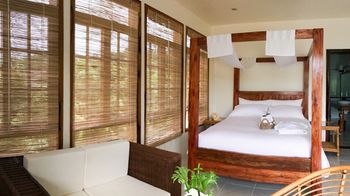 Edgewater Dive & Spa Resort 4*