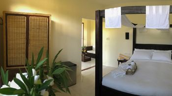 Edgewater Dive & Spa Resort 4*