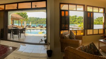 Edgewater Dive & Spa Resort 4*