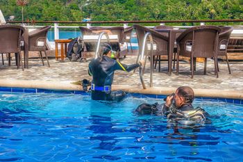 Edgewater Dive & Spa Resort 4*