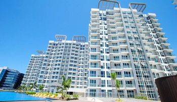 CSuites at 8 Newtown Residences 3*