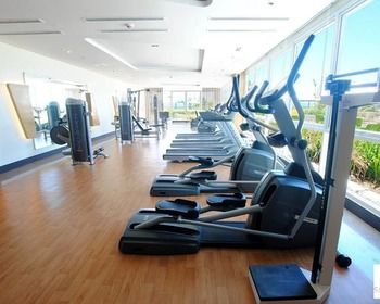 CSuites at 8 Newtown Residences 3*