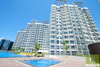 CSuites at 8 Newtown Residences 3*