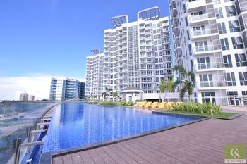 CSuites at 8 Newtown Residences 3*