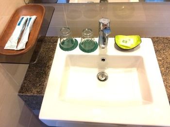 CSuites at 8 Newtown Residences 3*