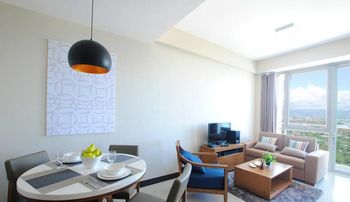 CSuites at 8 Newtown Residences 3*