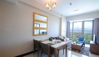CSuites at 8 Newtown Residences 3*