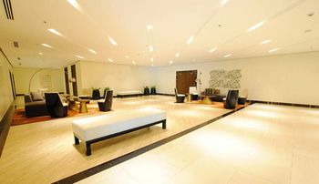 CSuites at 8 Newtown Residences 3*
