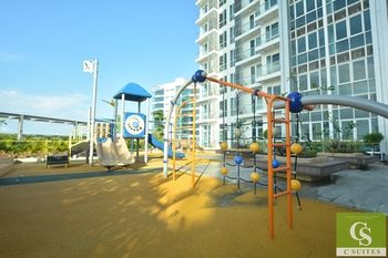 CSuites at 8 Newtown Residences 3*