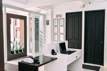 The Strand Suites and Dormitel 2*