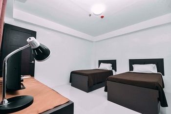 The Strand Suites and Dormitel 2*