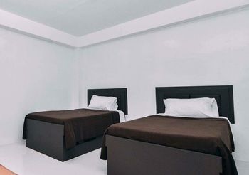 The Strand Suites and Dormitel 2*