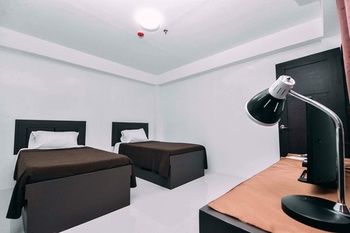 The Strand Suites and Dormitel 2*