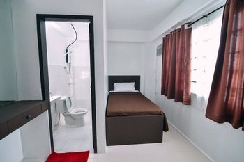 The Strand Suites and Dormitel 2*