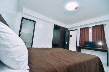 The Strand Suites and Dormitel 2*
