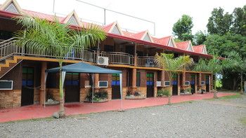 Nipa Hut Resort 3*