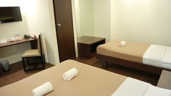Tacloban Plaza Hotel 3*
