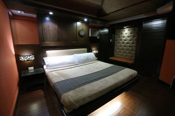 Victoria Court Canley - Pasig 3*