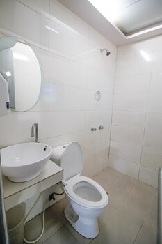 Astrotel Cubao 3*