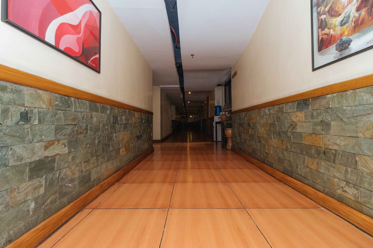 RedDoorz @ Timog Avenue Quezon City 2*